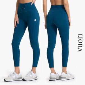 Vuori NWT Daily Legging Cosmo Teal Blue High Rise Moisture Wicking Quick Dry M